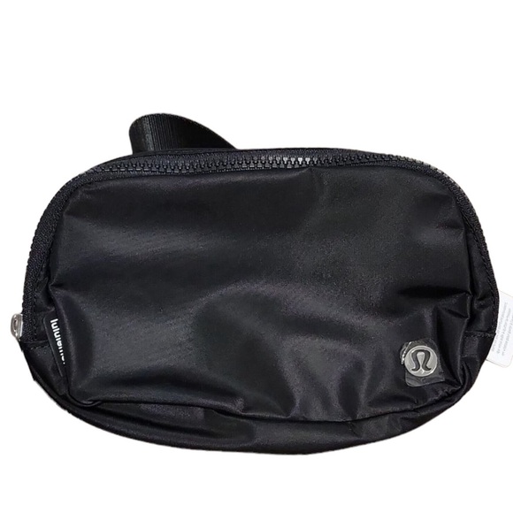Black Lululemon Everyday Beltbag 1L NWT - Picture 7 of 10